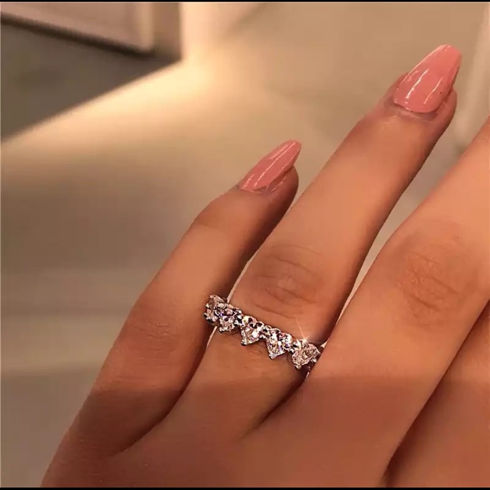 ❤️ Heart Shaped Cut Eternity Wedding Diamond Band - Picture 5 of 8